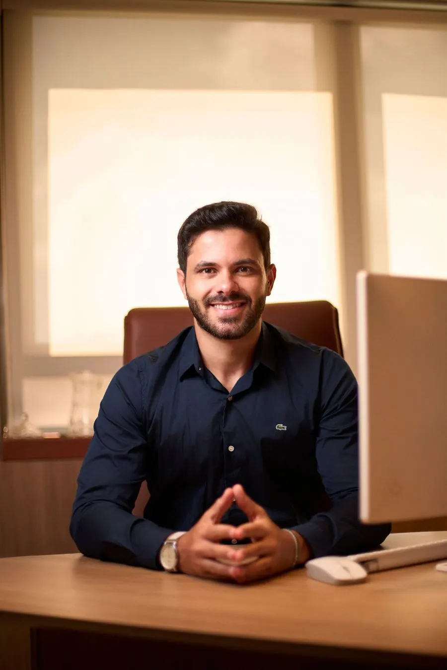 Dr. Ramon Bessas no consultório